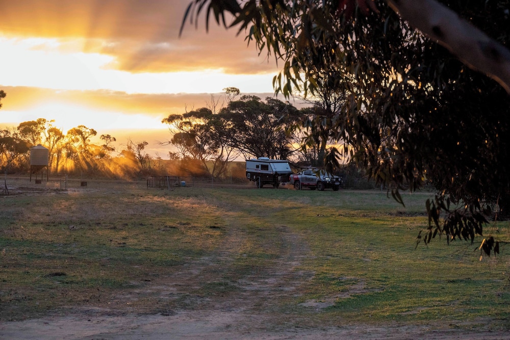 Candlelight Country Experience - last minute hotel in Unknown City