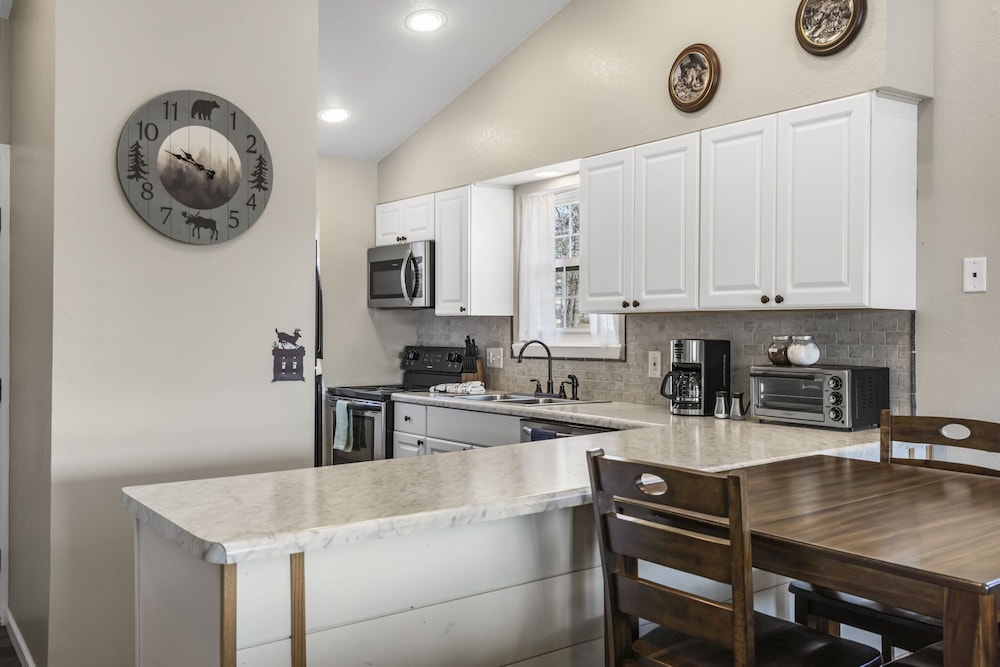 Suite Outlook Resort Amenities Penthouse Close to Downtown Updated - photo 8