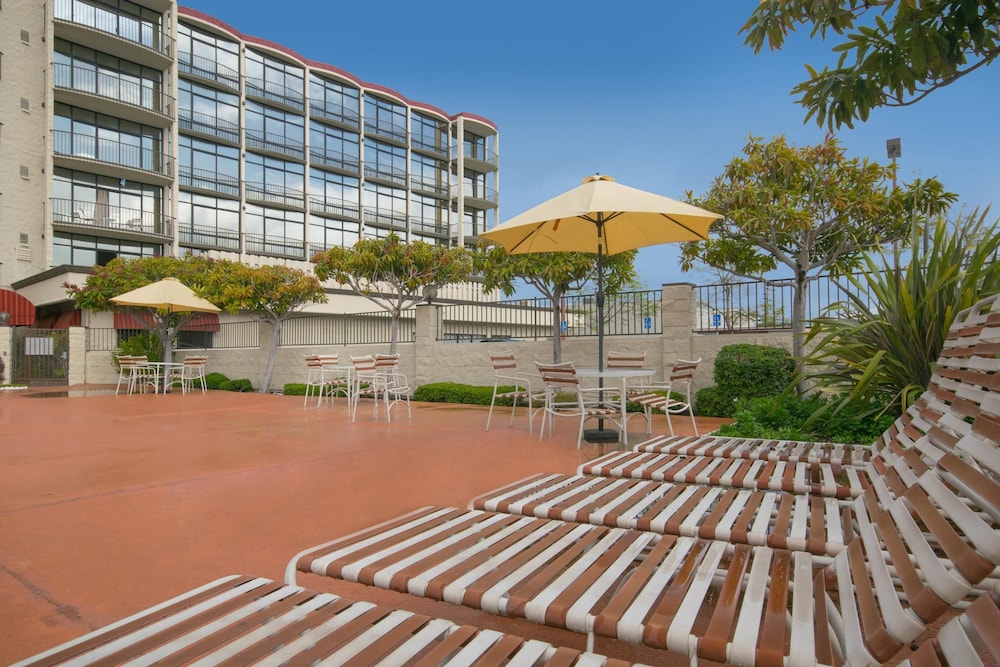 Oakland Airport Executive Hotel - photo 38