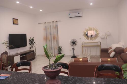Gabon Happiness House — 4-Star Luxury Hotel in Libreville, Gabon