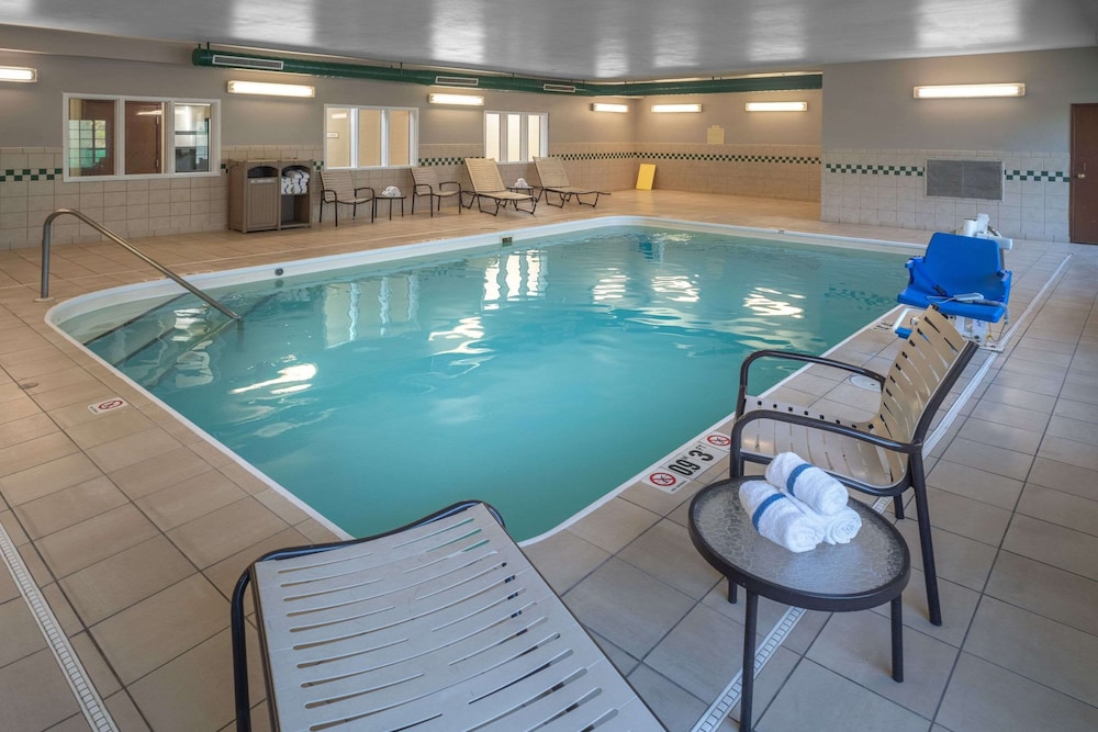 Country Inn & Suites by Radisson Charleston South WV - photo 21