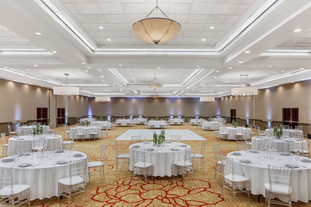 DoubleTree by Hilton Hotel Newark Airport - photo 61