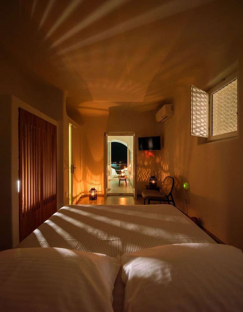 Aethria Villa — 4-Star Luxury Hotel in Fira, Greece