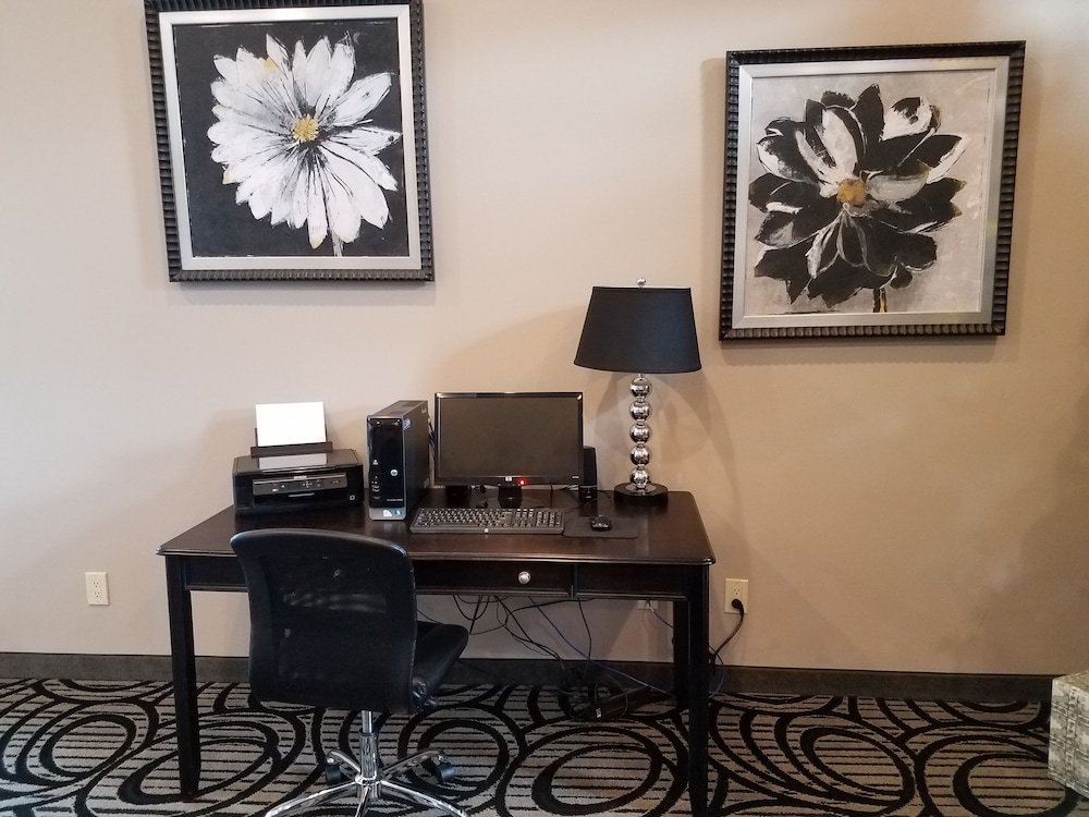 Okoboji Inn & Suites - photo 6