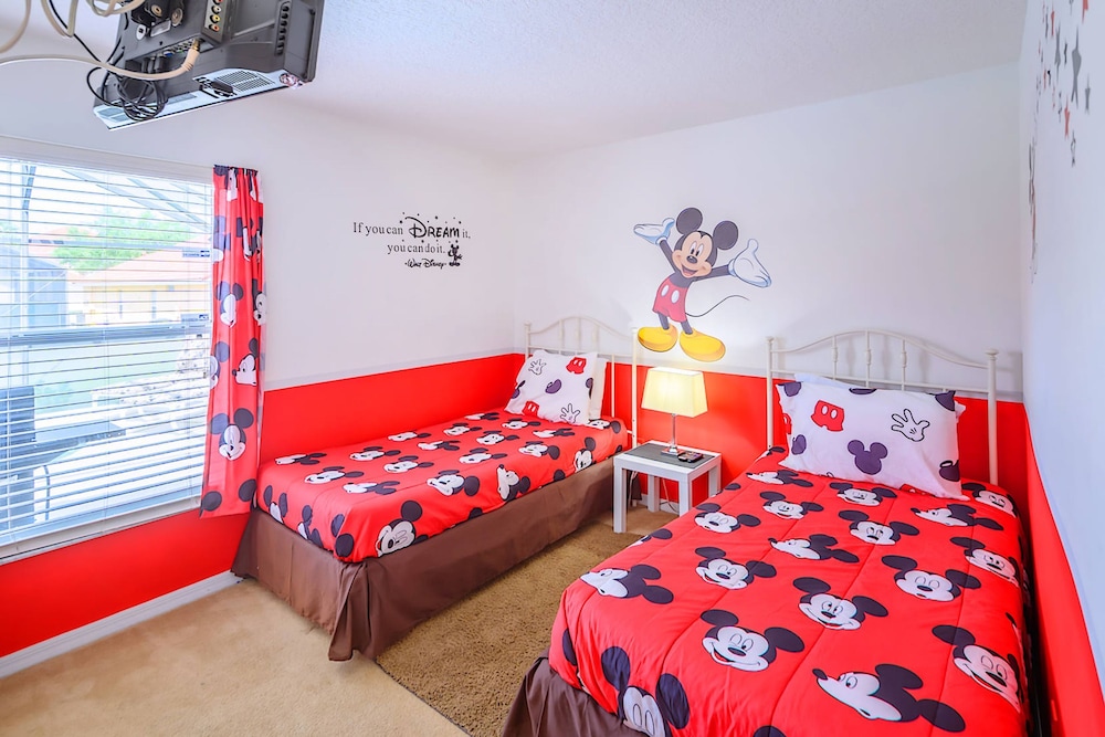 4BR Family Resort Home Private pool & Games Room - photo 27
