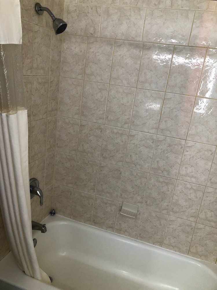 Howard Johnson by Wyndham Winter Haven FL - photo 51