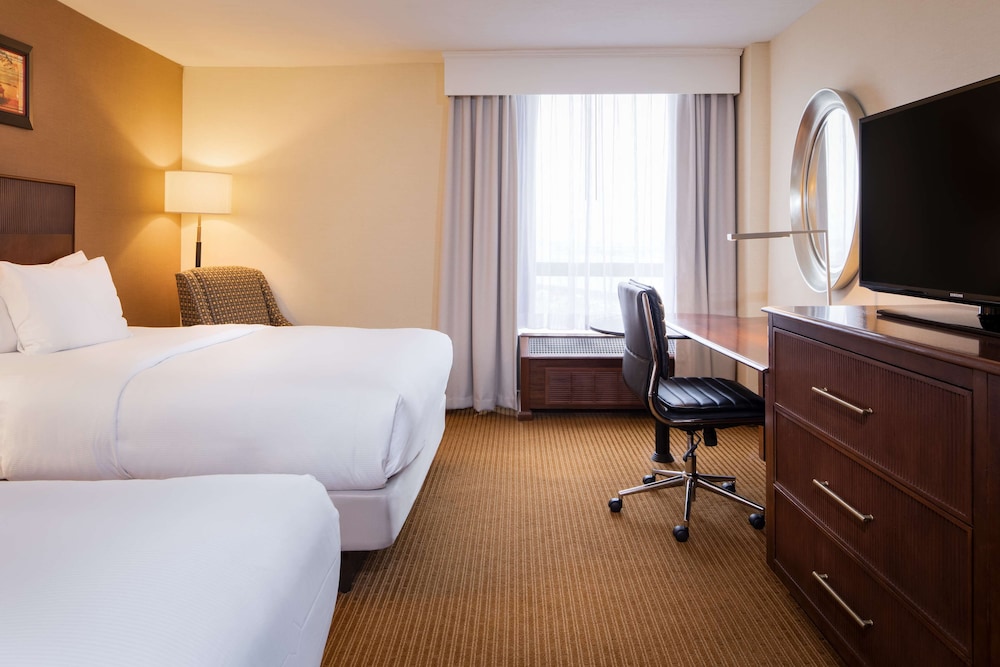 Doubletree by Hilton Philadelphia Airport - photo 16