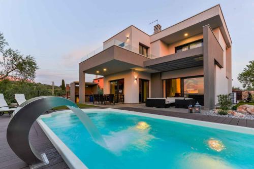 Villa Primavera for 8 people in Buje with private pool & pet friendly — 4-Star Luxury Hotel in Buje, Croatia