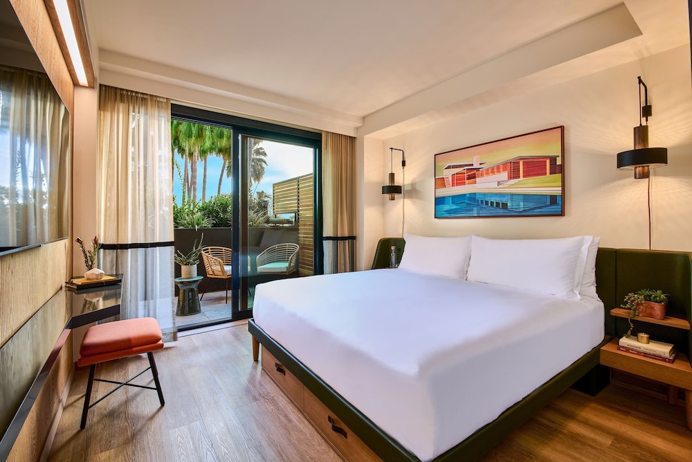 Hollywood Volume A Tribute Portfolio Hotel - photo 8