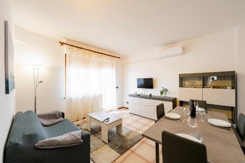 GuestHost Lovely Flat 100m from Sea with Terrace — 4-Star Luxury Hotel in Francavilla Al Mare, Italy