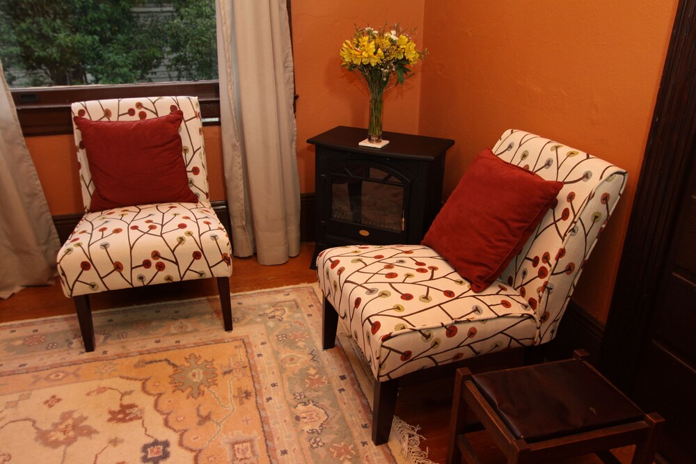 Kelley & Young Wine Garden Inn - photo 30