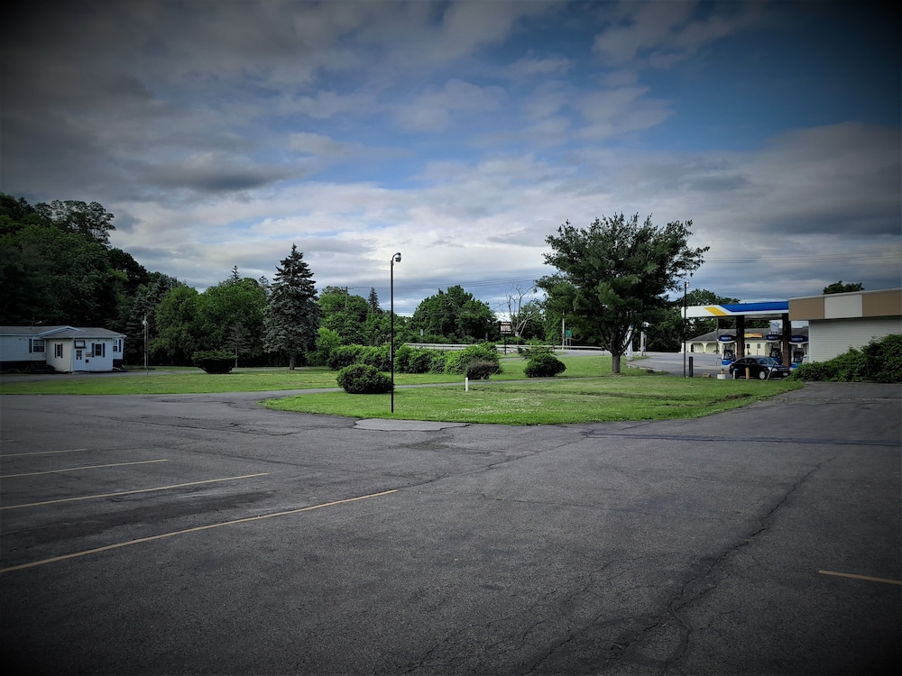 Peloke's Motel - photo 13