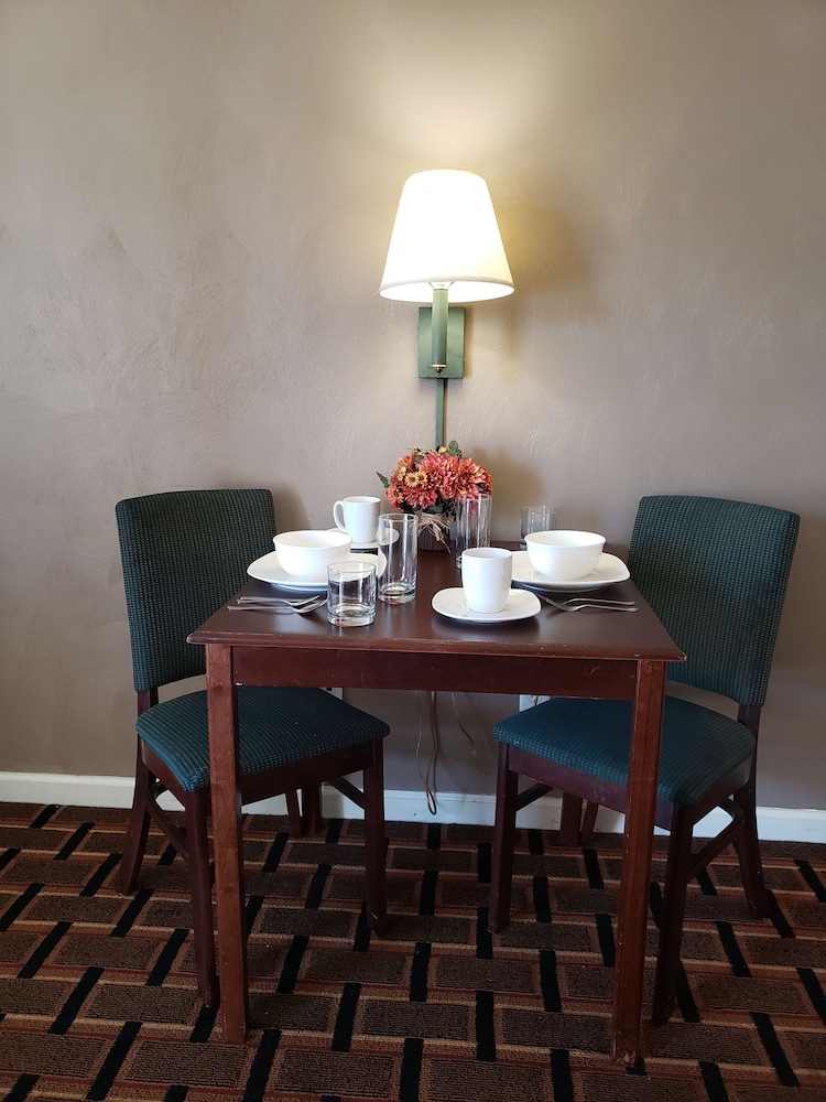 Affordable Suites Burlington - photo 27