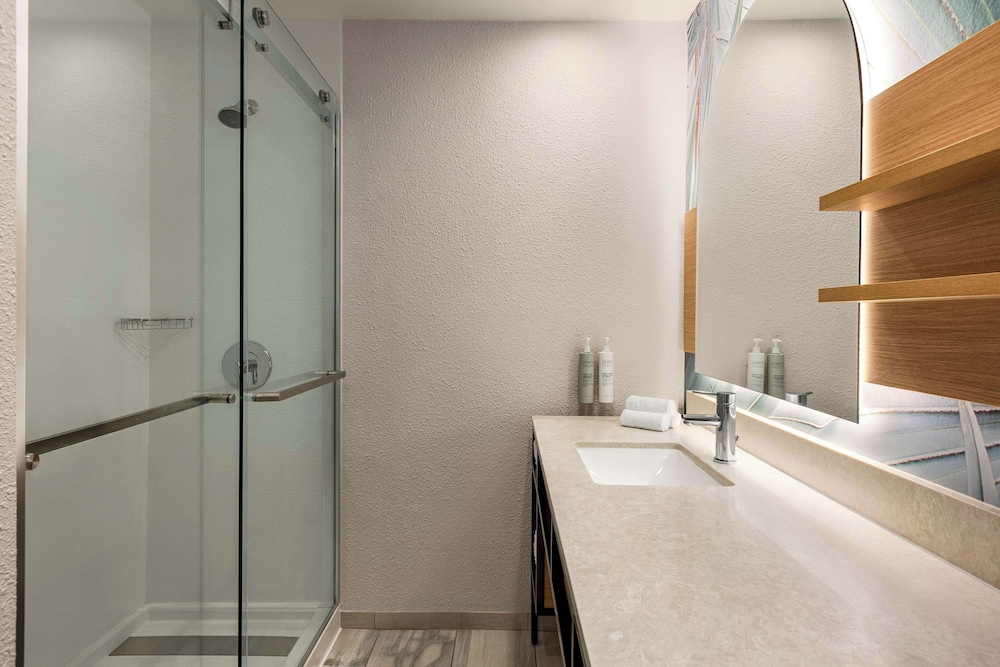 Hilton Garden Inn Monterey - photo 47