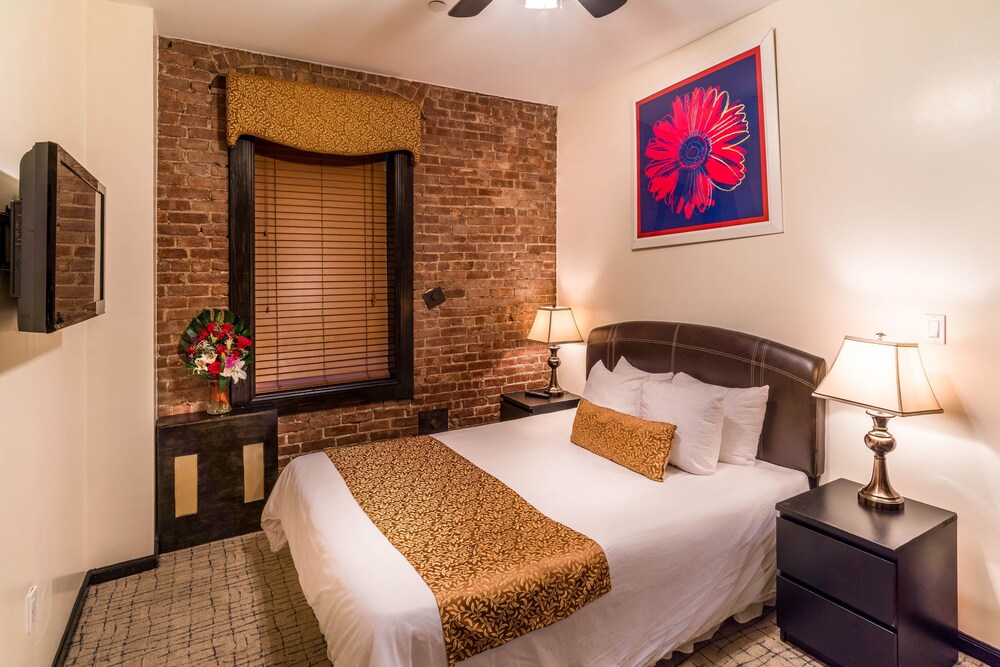 Royal Park Hotel and Hostel - photo 23