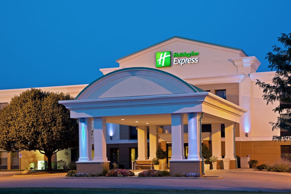 Holiday Inn Express Indianapolis Airport an IHG Hotel - featured photo