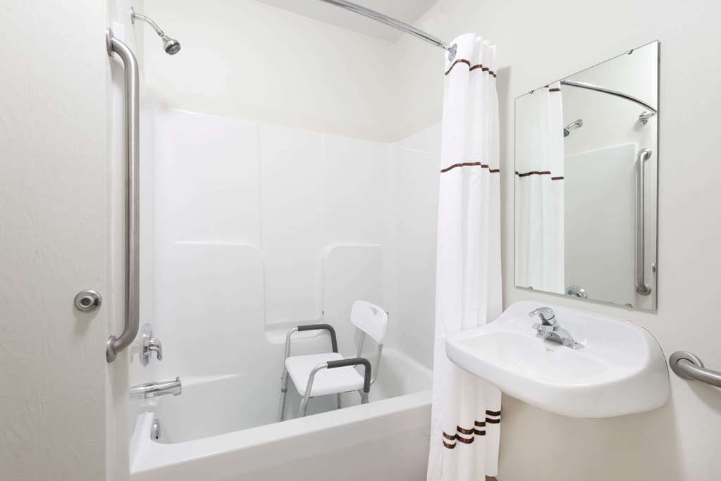Hawthorn Extended Stay by Wyndham Seville - photo 11