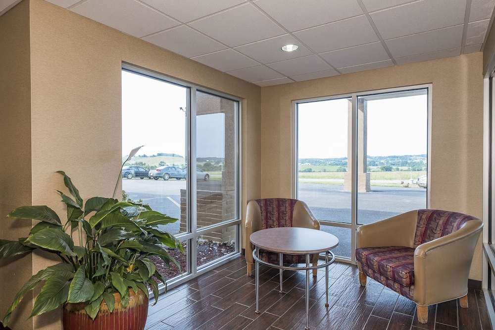 Red Roof Inn Jackson OH - photo 2