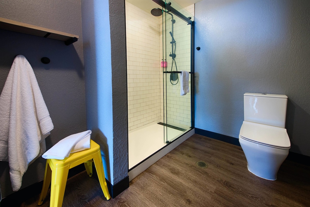 Moxy New Orleans Downtown French Quarter - photo 21