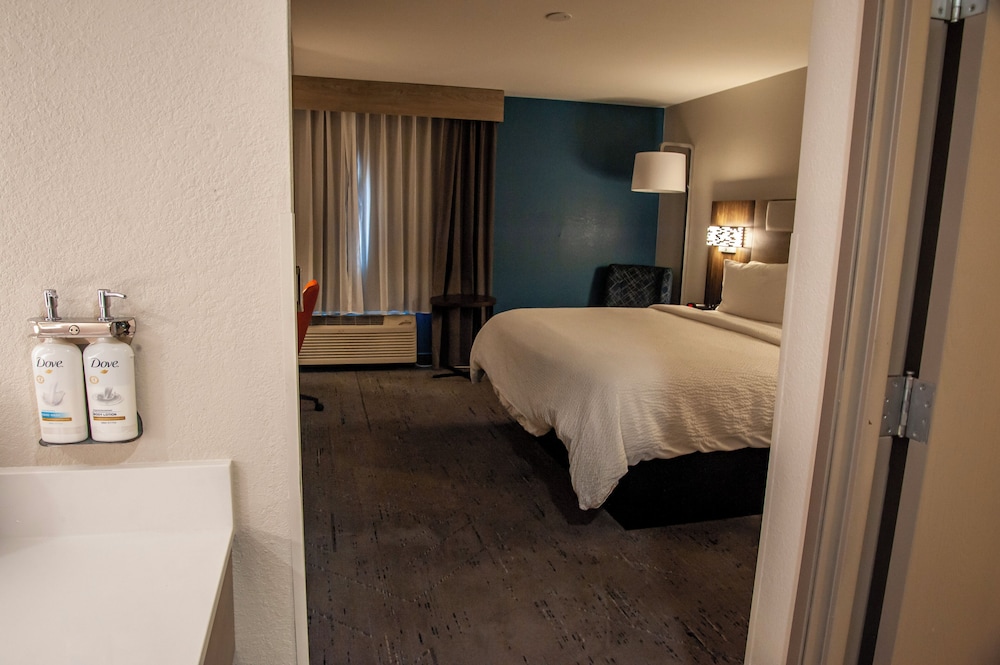 Holiday Inn Express Airport Tucson by IHG - photo 23