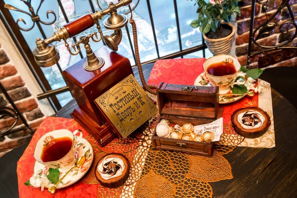 Gostiny Dvor & Co on Lenina 5 in Yekaterinburg, Russia