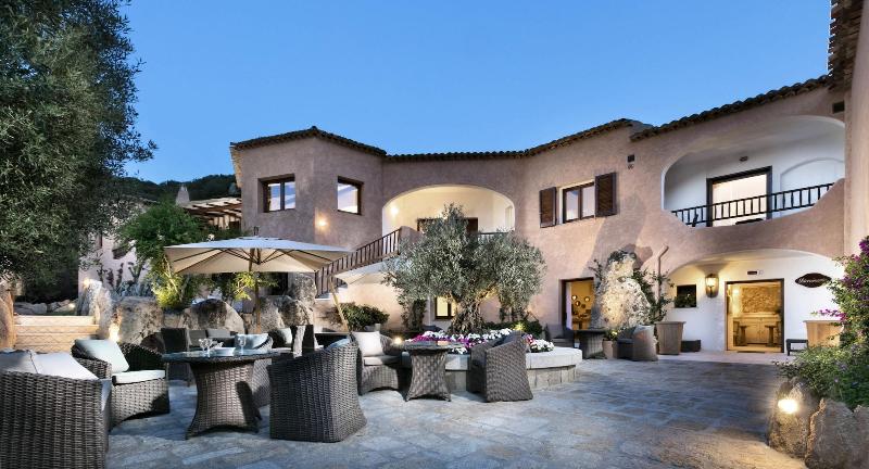 Relais Villa Carola — 4-Star Luxury Hotel in Arzachena, Italy
