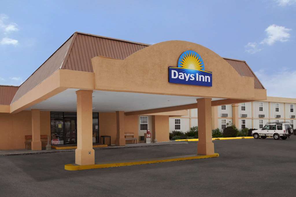 Days Inn by Wyndham Conneaut - featured photo