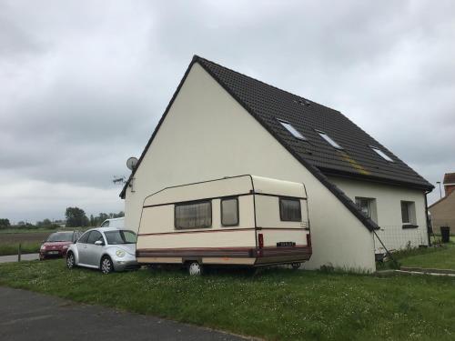 Vintage Caravane — hotel in Les Attaques