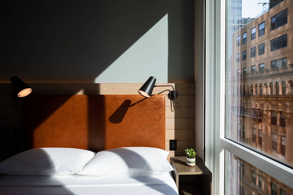 Moxy NYC Downtown - photo 10