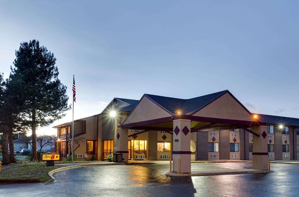 Super 8 by Wyndham Denver Stapleton - featured photo