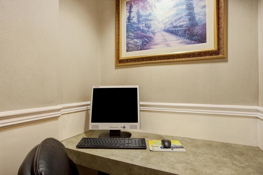 Days Inn Everett - photo 2