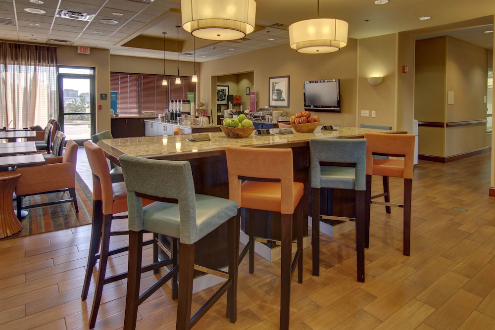 Hampton Inn & Suites Atlanta Galleria - photo 42