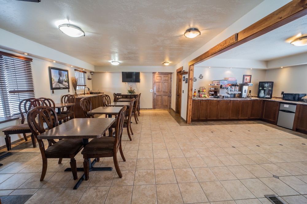Clover Creek Inn - photo 21