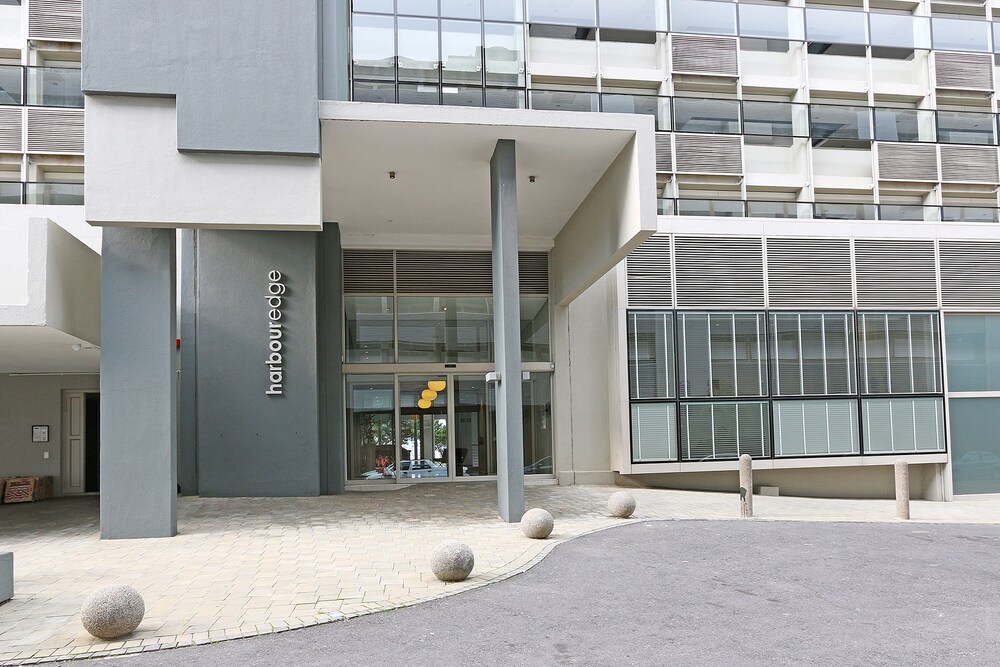 Harbouredge Suites By Totalstay — 4-Star Luxury Hotel in Cape Town, South Africa