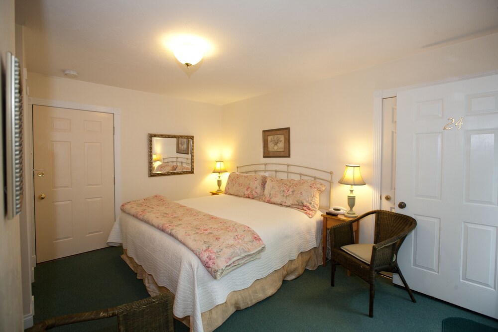 Cedar Court Inn - photo 6