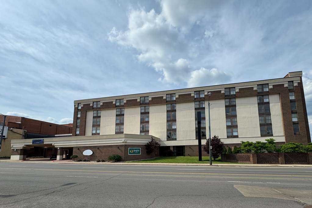 Quality Inn Suites Downtown Mansfield — Mansfield