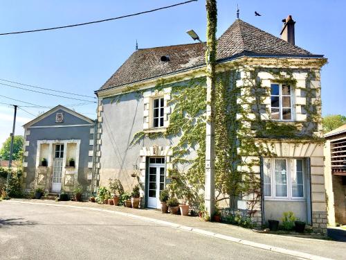 La Maison Haute — 4-Star Luxury Hotel in Vihiers, France