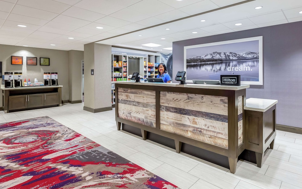 Hampton Inn & Suites Reno Sparks - photo 3