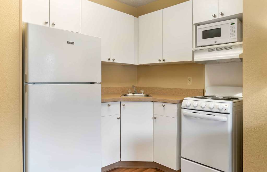 Extended Stay America Suites Detroit Novi Orchard Hill Place - photo 15