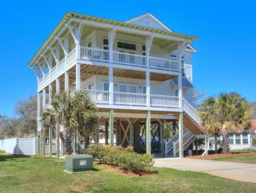 Blue Waves - last minute hotel in Oak Island