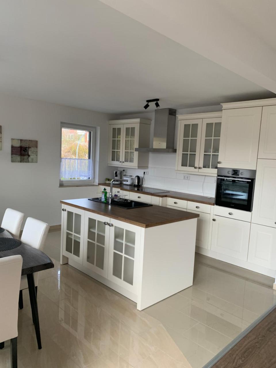 Fewo Zeitwohnen Luxus 5 Schlafzimmer — Wilhelmshaven