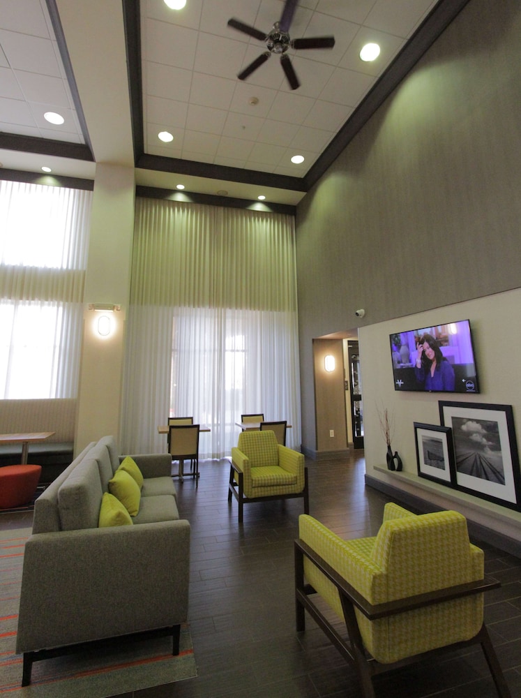 Hampton Inn & Suites Seal Beach - photo 4