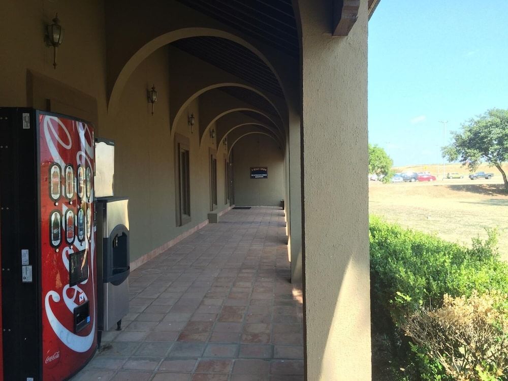Frio Inn - photo 13