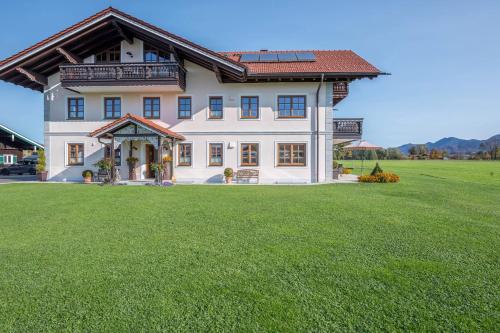5 Sterne Ferienwohnung Sissi — 4-Star Luxury Hotel in Ubersee, Germany