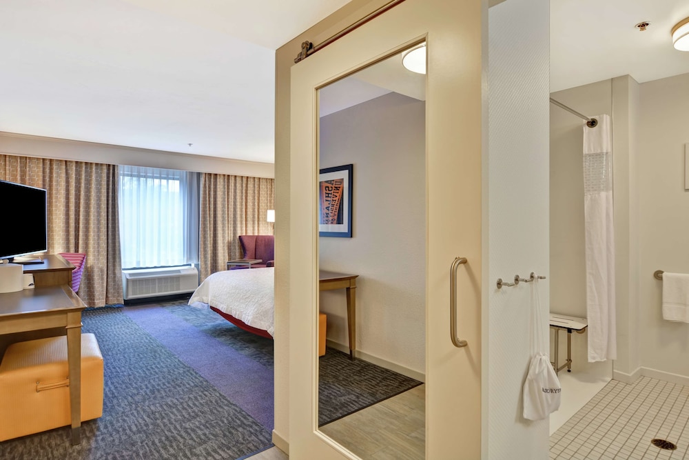 Hampton Inn & Suites Ashland - photo 42