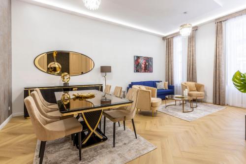 Classic Central Apartment — 5-Star Luxury Hotel in Budapest, Hungary