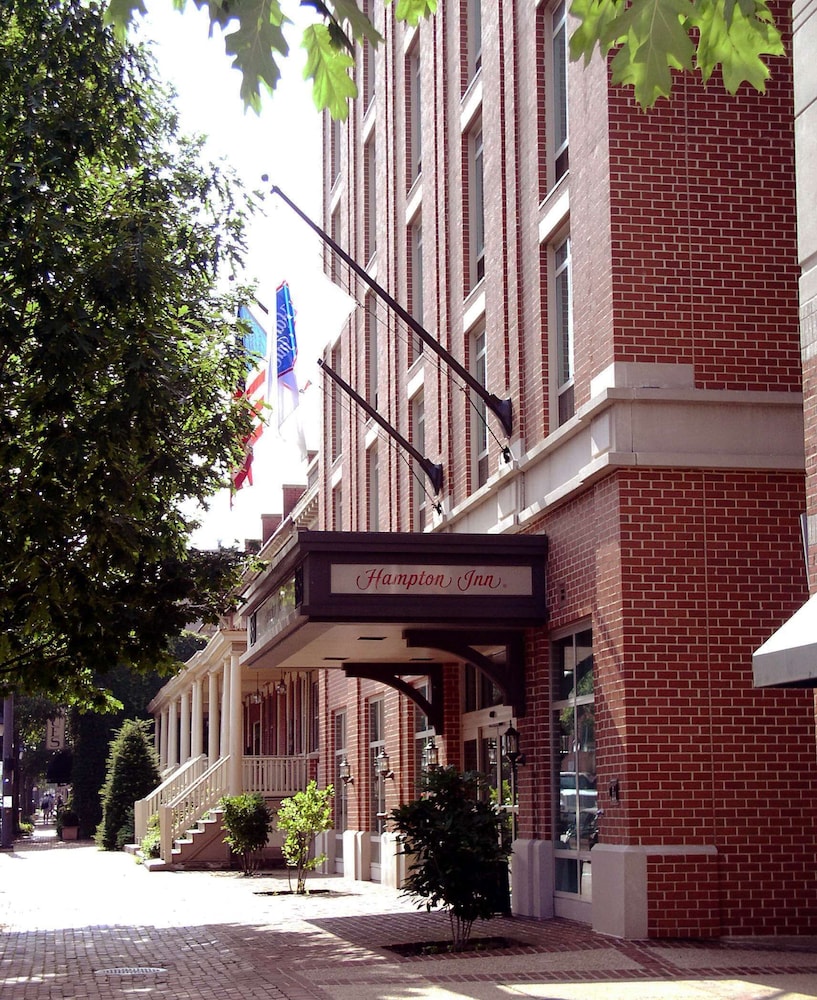 Hampton Inn Alexandria Old Town King St. Metro - photo 40