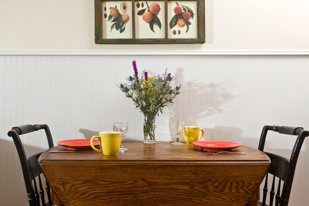 The Woodstock Inn on the Millstream - photo 12
