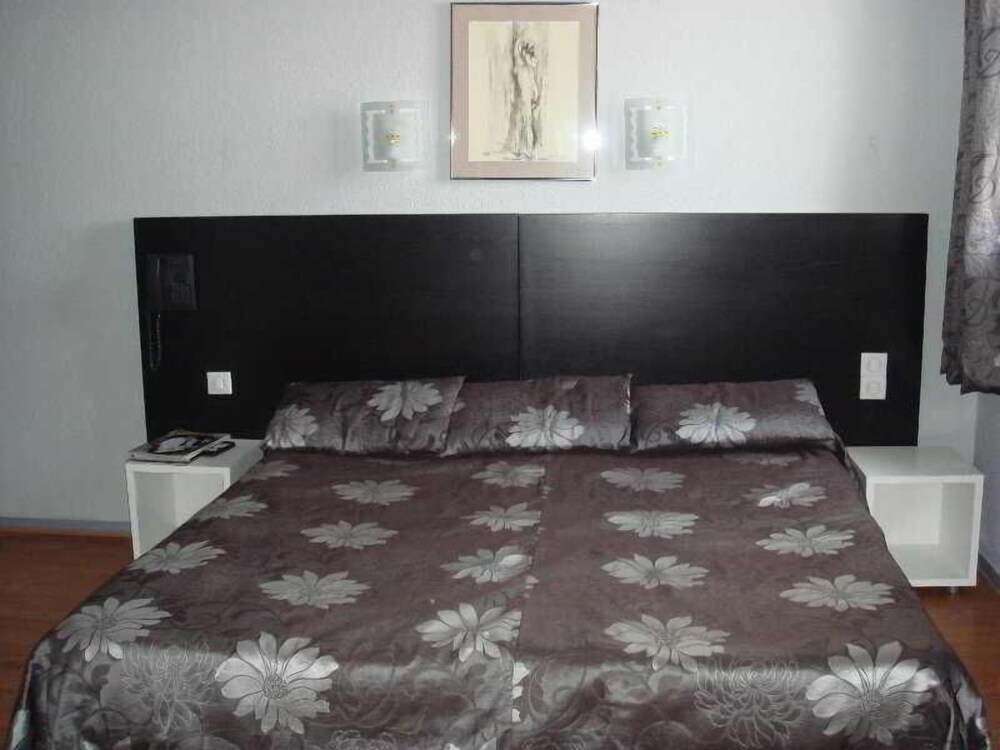 Du Coq in Saint-Germain-En-Laye, France