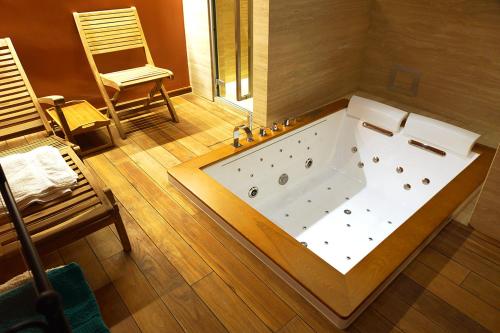 Residenza con SPA Le Corti di Avesa — 4-Star Luxury Hotel in Verona, Italy